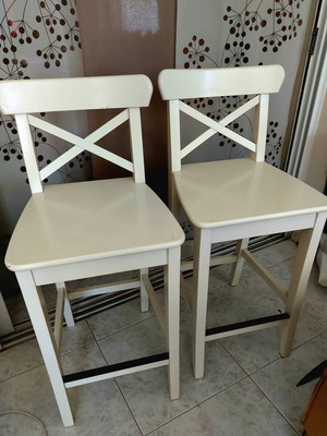 IKEA INGOLF кухненски столове комплект от 2 като нови, бели
