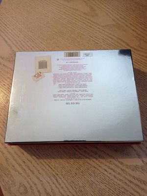 DKNY packaging box used, silver with fuchsia lid