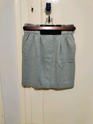Zara skirt gray like new, size XS