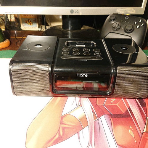 iHome iH9 alarm clock used with iPod dock and radio