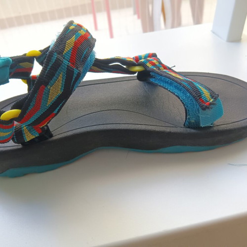 Teva Hurricane XLT 2 kids sandals size 31 like new, multicolor
