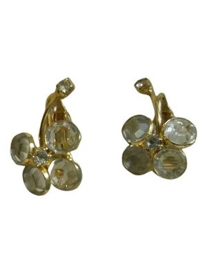 Vintage clip on plastic earrings like new