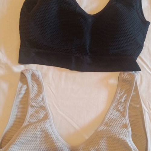 Bras set like new, 4 pieces, black and blue