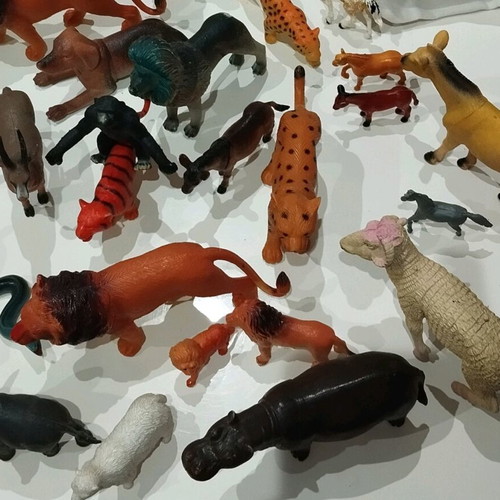 Animal figures like new, pack of 47 pieces