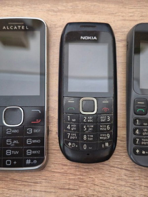 Κινητά τηλέφωνα μεταχειρισμένα, πακέτο 3 Nokia και Alcatel για συλλέκτες ή ανταλλακτικά