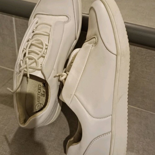 Sneakers athletic white shoes like new, size 38