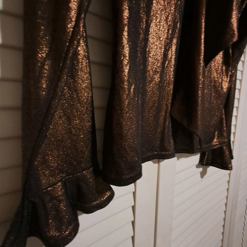 Blouse gold like new, size M, for special events