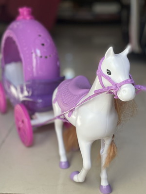 Horse with carriage toy like new, Barbie style