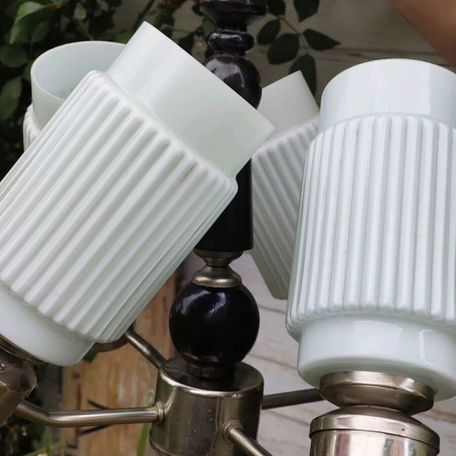 Retro style ceiling lamp used with 4 glass shades