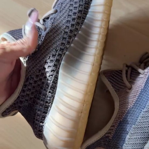 Adidas Yezzy sneakers like new, size 41.5, gray and beige