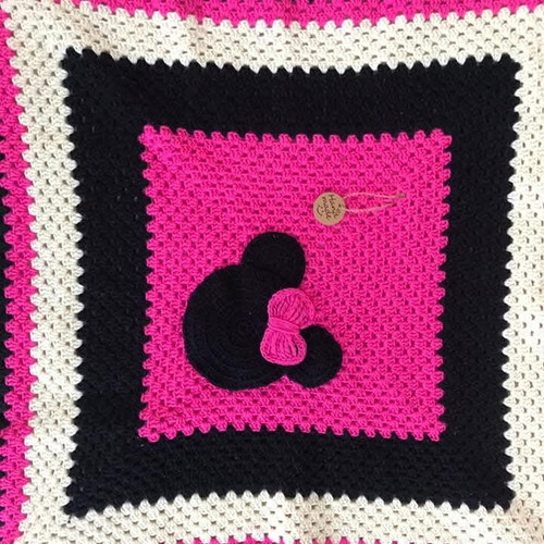 Children's blanket with Minnie design handmade, new, cotton yarn