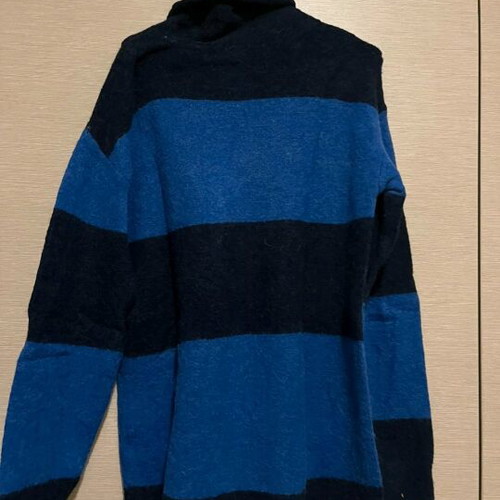 H&M sweater like new, blue and black with turtleneck