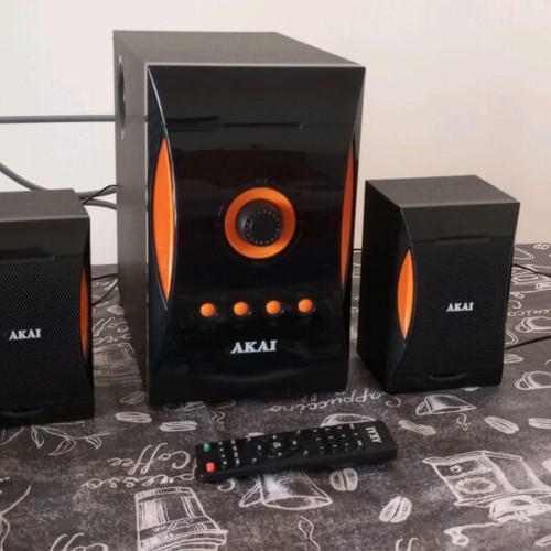 Akai SS032A-3515 sound system like new with subwoofer and Bluetooth
