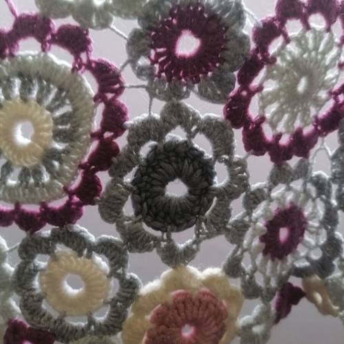 Children's blanket crocheted, size 75/90 cm, like new