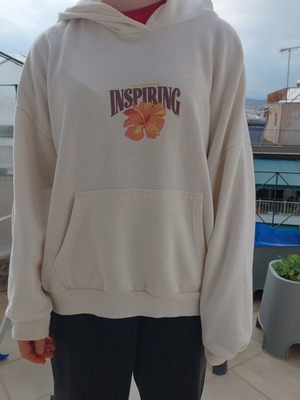 Pull & Bear sweatshirt size Medium like new, white and pink