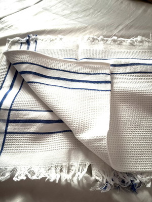 Set of 2 kitchen towels white with blue stripes, new