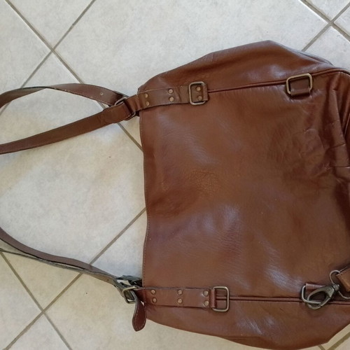 Leather shoulder bag used, large brown and spacious