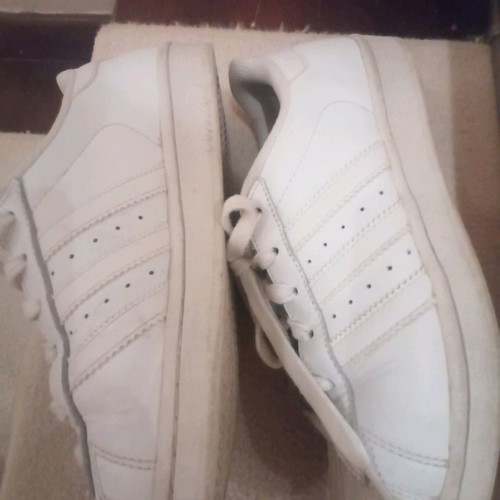 Αθλητικά δερμάτινα Adidas μεταχειρισμένα, μέγεθος 38, άσπρα