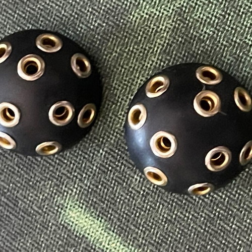Branded Italian vintage clip earrings like new
