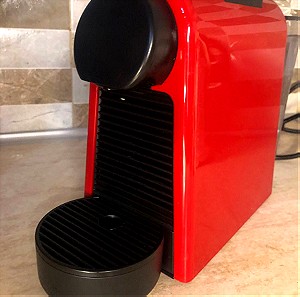 Μηχανή καφέ Nespresso με κάψουλα