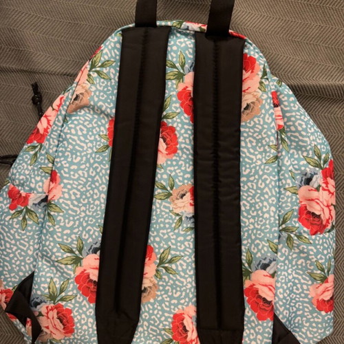 Lyc Sac backpack new with two compartments and large capacity