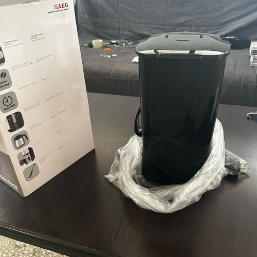 Coffee maker Pyrex like new with box