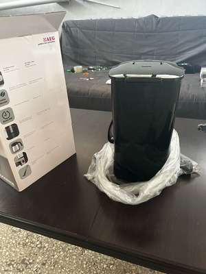 Coffee maker Pyrex like new with box