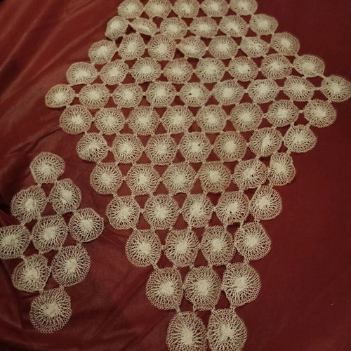 Handmade rhombus-shaped doily set like new