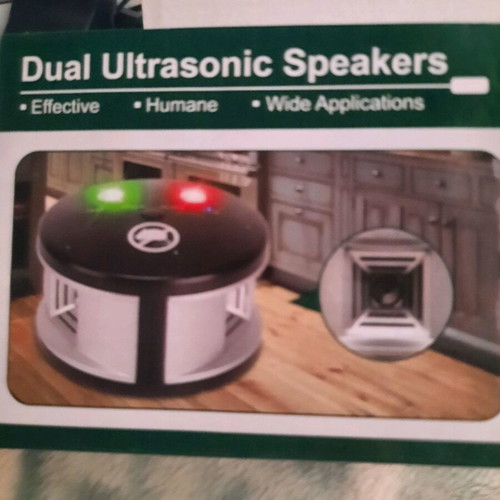 Ultrasonic pest repeller for cats and rodents new, solar powered