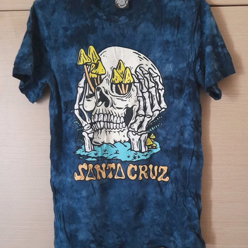 Santa Cruz tshirt new size S