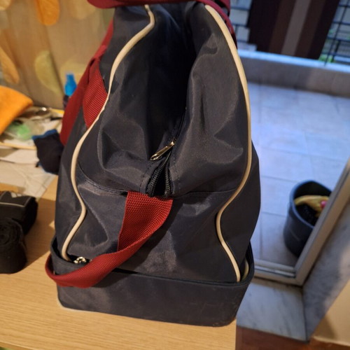 Football sports bag like new with separate shoe compartment