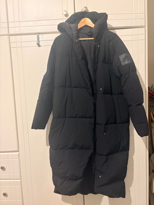 Adidas women's black winter jacket like new, size S