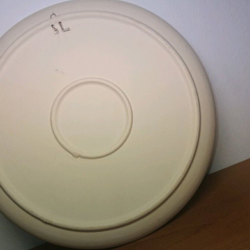 Decorative embossed plate like new, 26 cm diameter