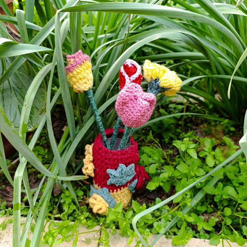 Knitted decorative handmade flowers new