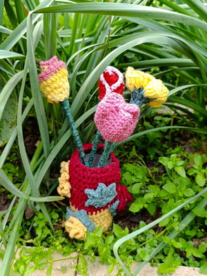 Knitted decorative handmade flowers new
