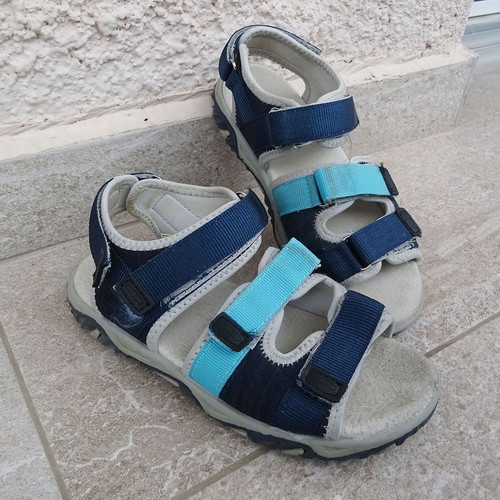Children's sandals used, 2 pairs, size 31, leather