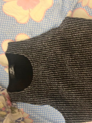 Bershka crop top like new, size M, black and white