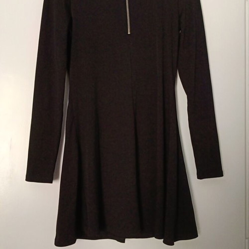 Zara short dress black ribbed texture with zipper, like new