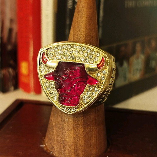 Michael Jordan Championship Ring with Wooden Case new