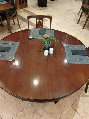 Round oak dining set with 4 chairs used