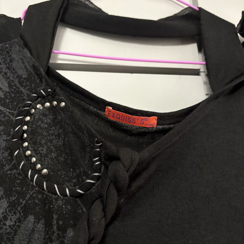 Women's blouses pack of 2 Large and Extra Large like new, black and yellow