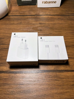 Apple Charger Pack 20W USB-C with USB-C to USB-C Cable new