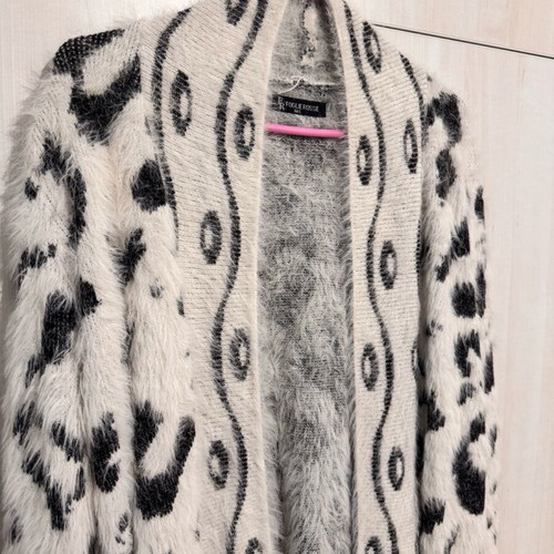 Cardigan black and white long fuzzy like new, size M/L