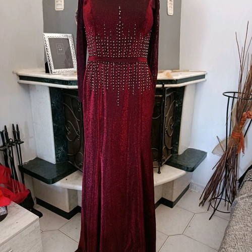 Maxi dress like new, burgundy with glitter, size 40