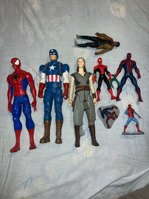 Marvel and DC figures used, various sizes