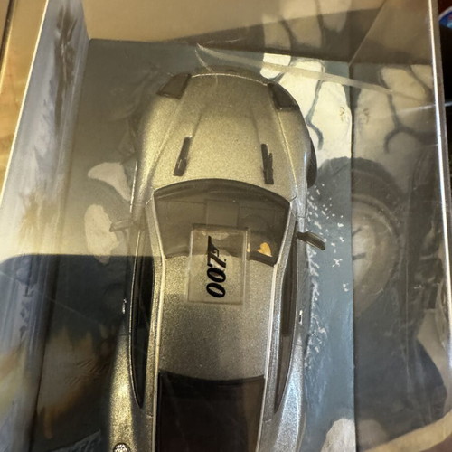Aston Martin Die Another Day V12 Vanquish model car like new