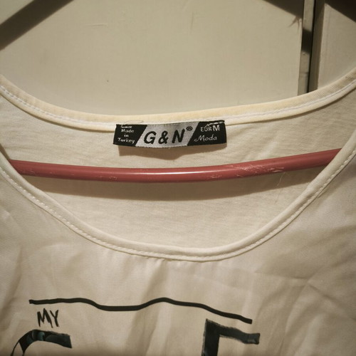 Guess T-shirt size M, like new, white