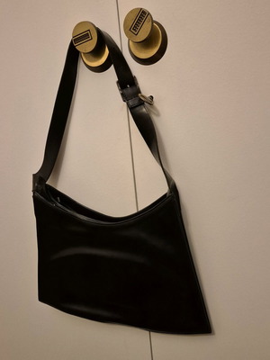 Classic black vintage leather shoulder bag new
