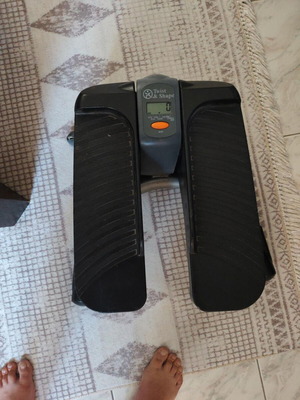 Twist & Shape step in like new condition with digital display