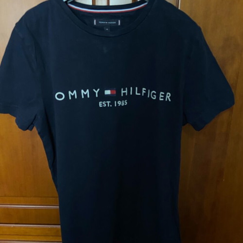 Tommy Hilfiger shirt size M like new